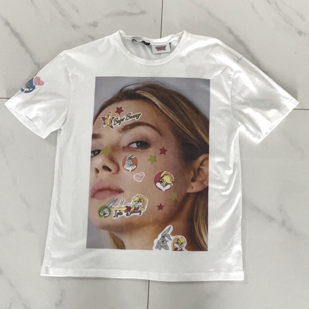 Zara t-shirt women's size small !!